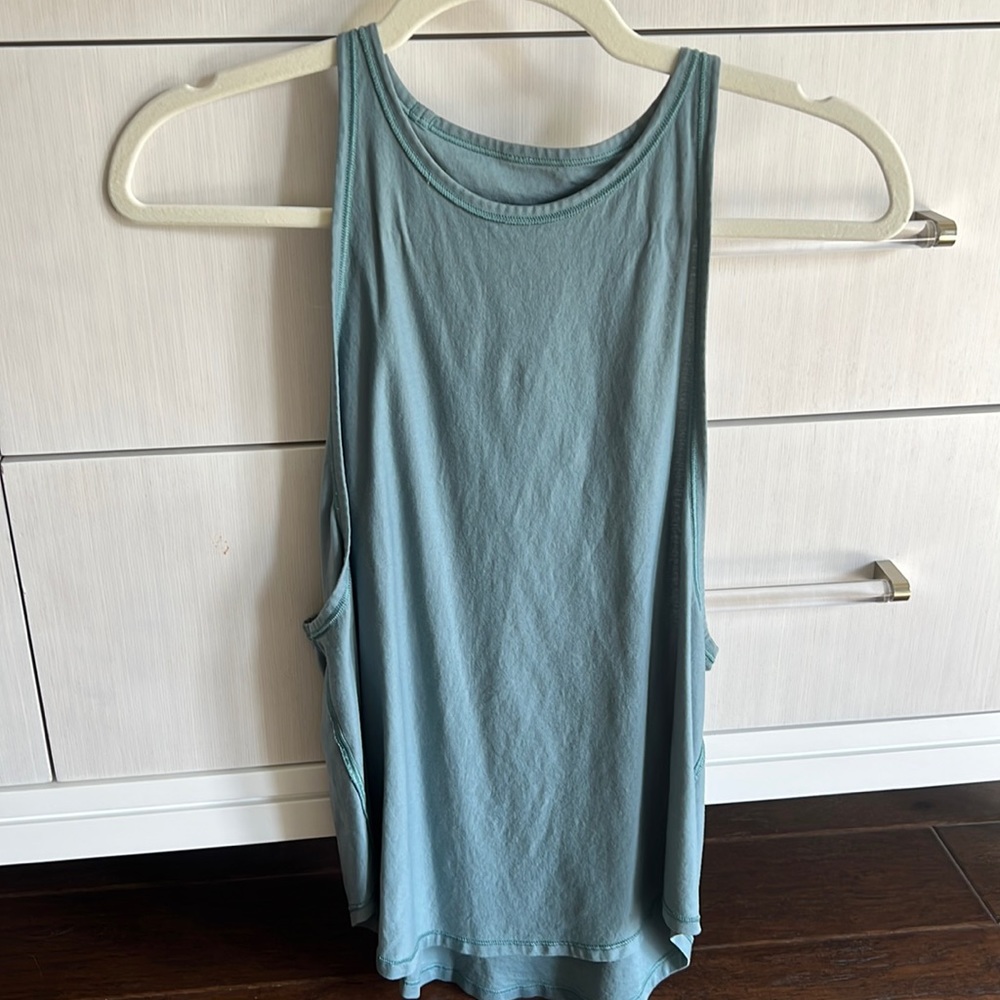 Lululemon workout tank